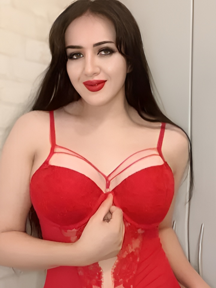 Индивидуалка Медея, доступна для личного знакомства от 2000 руб