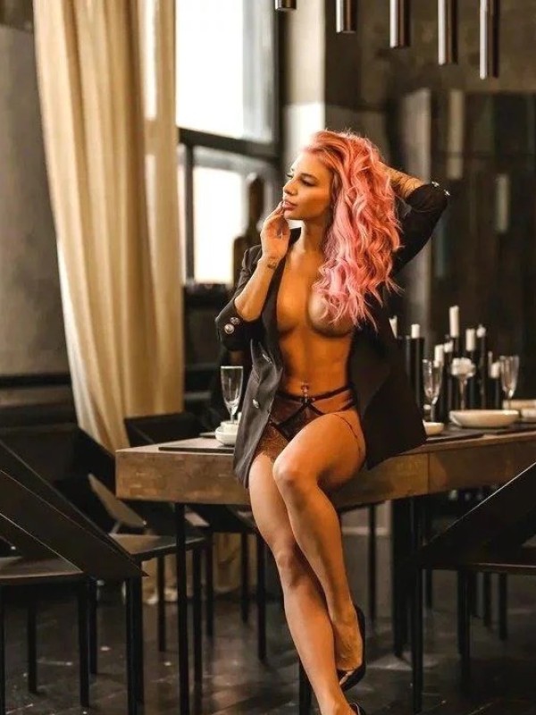 Василия привлекательная девушка из Амурзет цена от 3500 руб